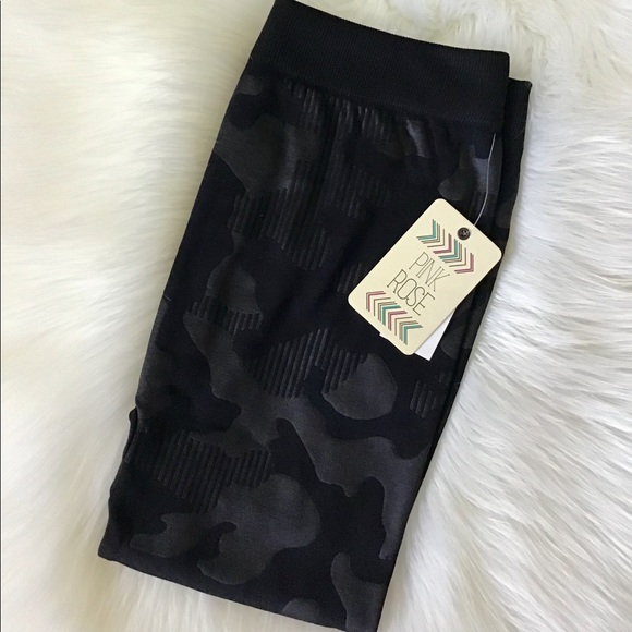 NWT Black Fleece Camo Leggings - Picture 3 of 4